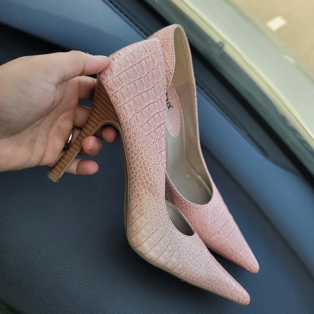 ✨️Blush Alligator Heels
